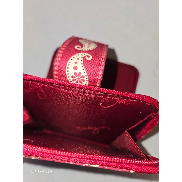 Vera Bradley Small Wallet Petite Red Bandana Paisley Pattern mint condition. - Picture 5 of 7